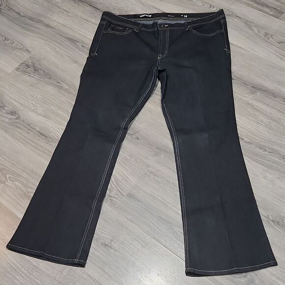 EUC Jordache Dark Bootcut Midrise Jeans - Picture 6 of 8